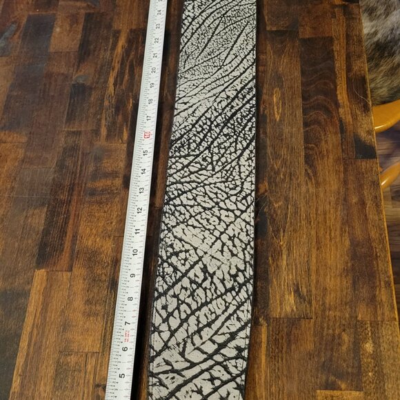 Exotic Light Grey Wildebeest Guitar Strap – Ethically Sourced Made in America - Picture 7 of 9